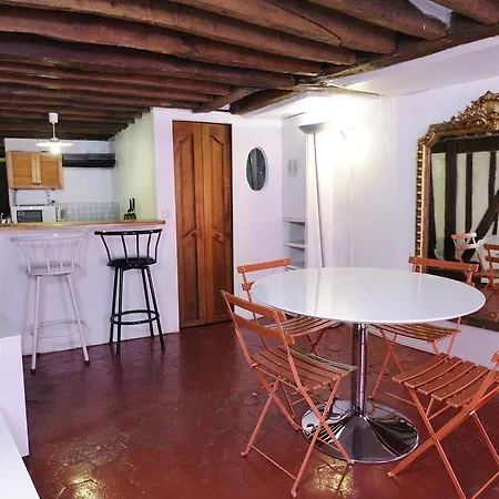 Studio Saint Germain Des Pres Paris
